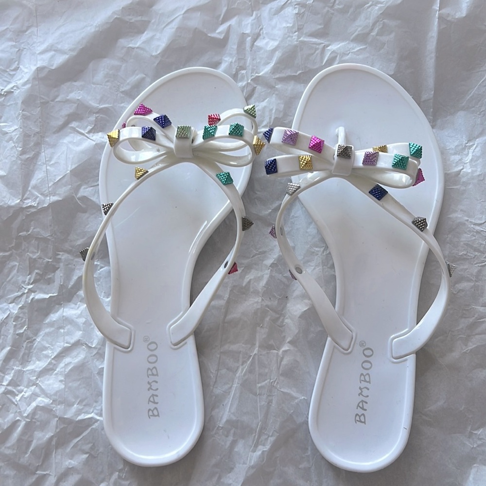FashionNova Women’s Flip Flops (White & Multicolor) BRAND NEW!!!